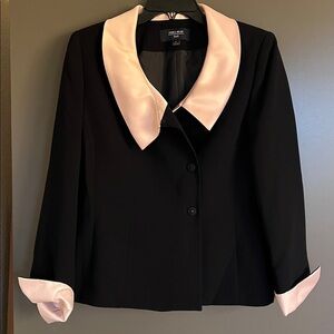Jones Wear Black Blazer